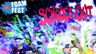 School's Out Foam Fest @ discoteca Red Clubbing!