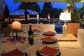 Un tavolo al Ristorante sul terrazzo-piscina della Discoteca Hollywood a Bardolino, Verona